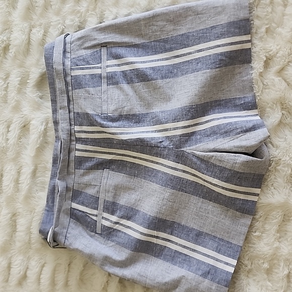 Express linen shortie high rise shorts size 10 - Picture 2 of 3